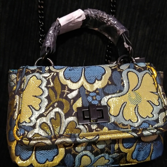 STEVE MADDEN small super stylish flower fabric bag. - Picture 7 of 9